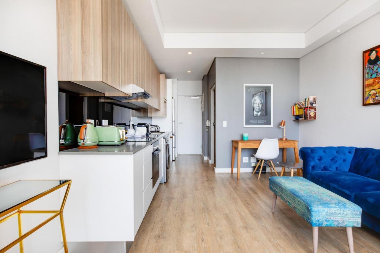 Backup-Power Eclectic Blue City View Apartment Cape Town Exterior photo