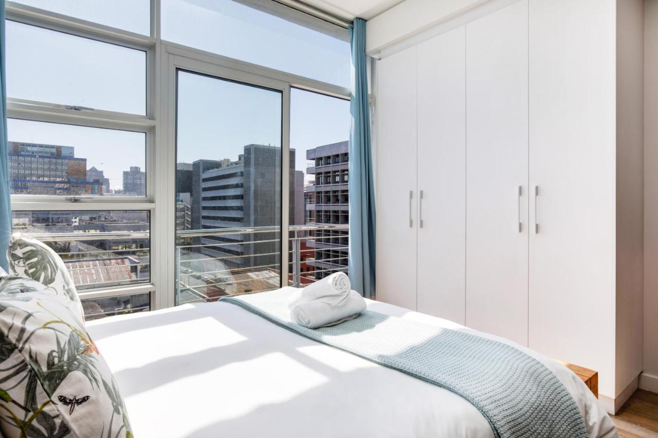 Backup-Power Eclectic Blue City View Apartment Cape Town Exterior photo