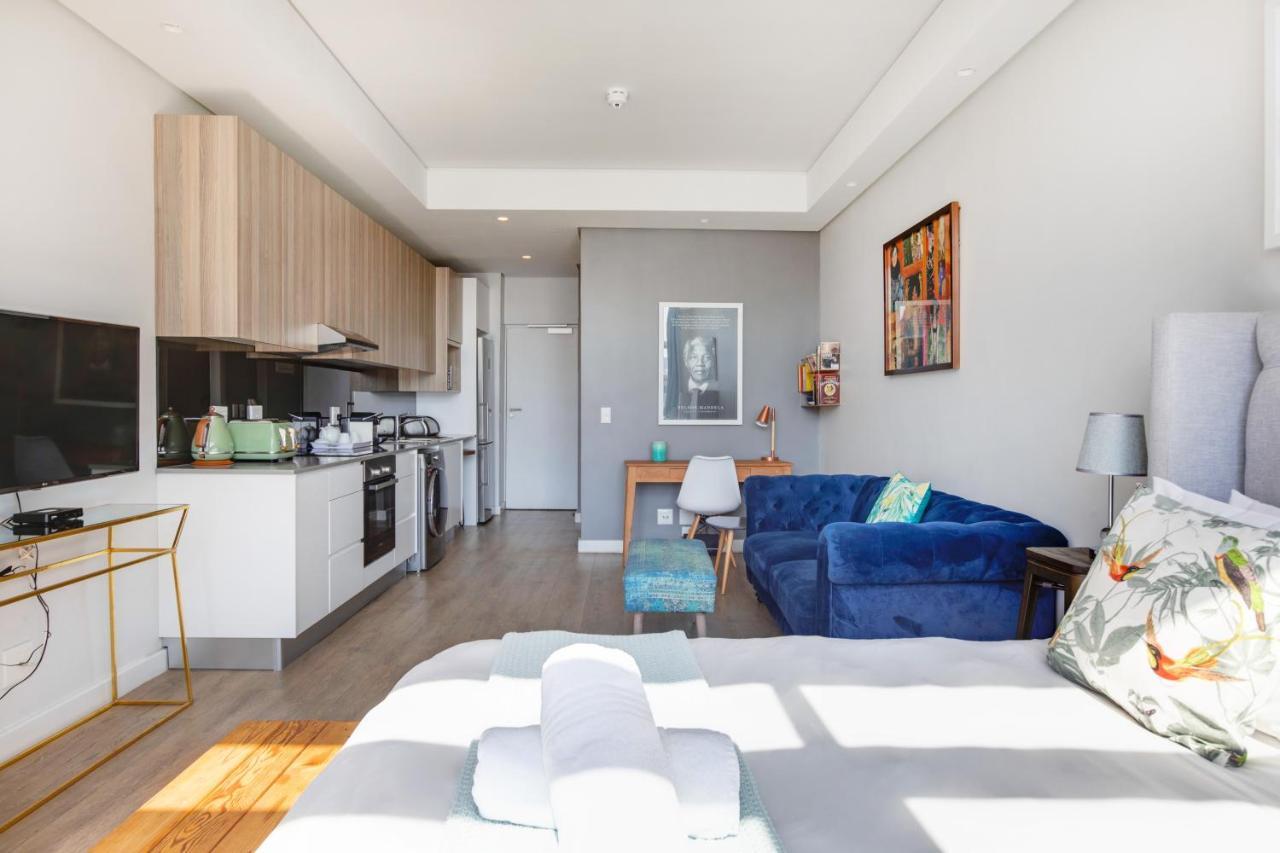 Backup-Power Eclectic Blue City View Apartment Cape Town Exterior photo